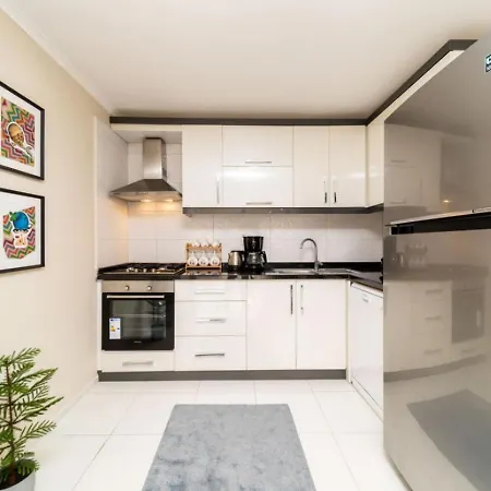 Exquisite Flat With Sea View Near Hadrian Gate Apartment Antalya