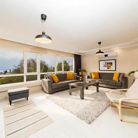 Exquisite Flat With Sea View Near Hadrian Gate Apartment