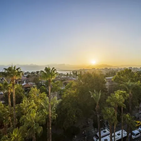 Exquisite Flat With Sea View Near Hadrian Gate Antalya